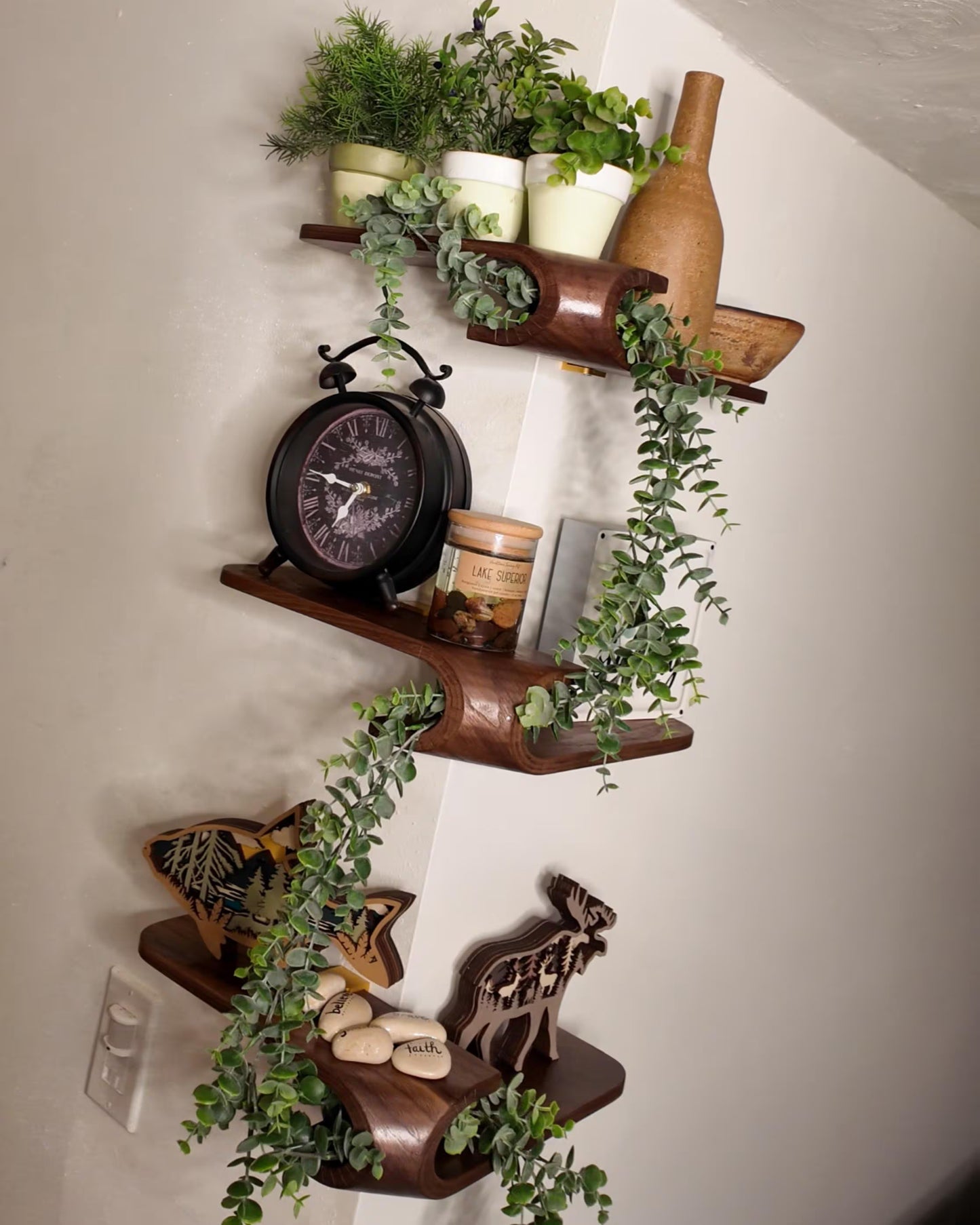 Folded corner Shelf /// Walnut