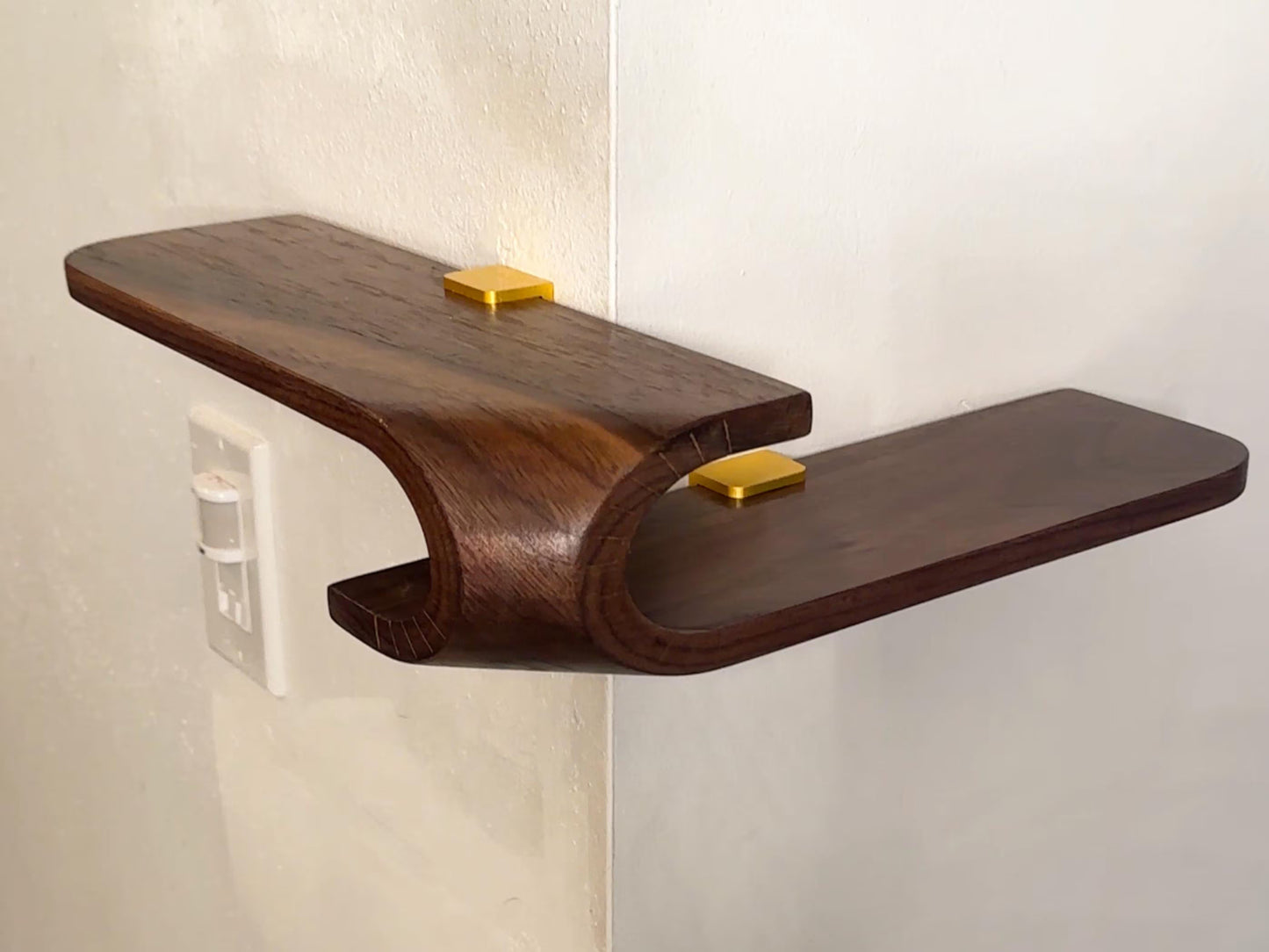 Folded corner Shelf /// Walnut